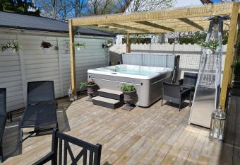 TG Oasis   rgryte Stugor & Rum has Balcony rooms