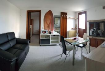 Appartamento Al Camino allows 18 year olds to book a room