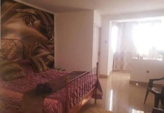 Garsoniera Lux Craiova allows 18 year olds to book a room