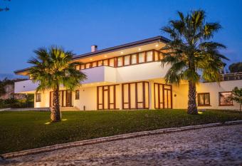 ARIA - Villa di Campagna has Balcony rooms