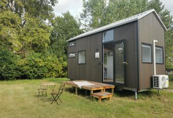 Sweet Hart allows 18 year olds to book a room