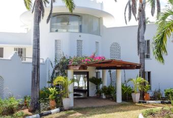 Kivulini House - Vipingo Beach has Balcony rooms