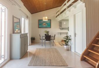 Lilian s Apartment has Balcony rooms