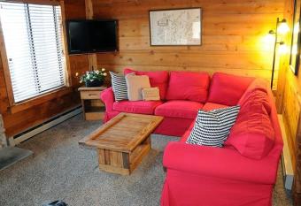Seven Springs Swiss Mountain 3 Bedroom Standard Condo, Sleeps 8! condo has Balcony rooms