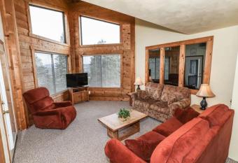 Seven Springs Stoneridge 1 Bedroom Loft Standard Condo, Pet Friendly! condo has Balcony rooms