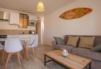 Super emplacement, appartement 2 chambres has Balcony rooms