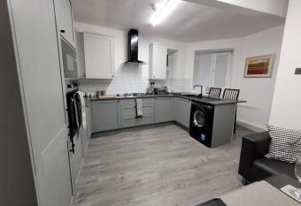 La Casa Bella allows 18 year olds to book a room