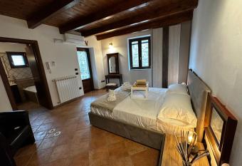 Il Rifugio allows 18 year olds to book a room
