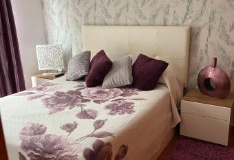 VANE SAUZAL has Balcony rooms