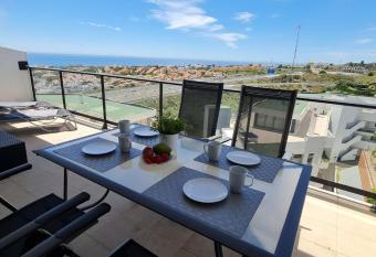 RIVIERA DEL SOL has rooms with a private hot tub