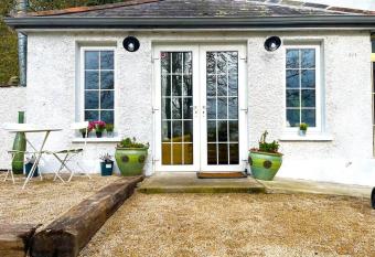 Killenard Kottage, Killenard, Laois has Balcony rooms