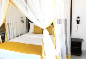Diani Palm Hotel has Balcony rooms