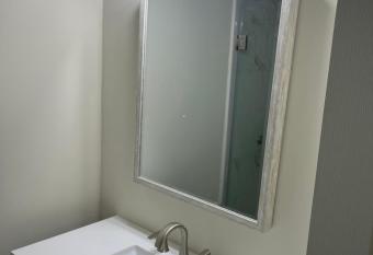 Comfortable 3 bedroom home allows 18 year olds to book a room