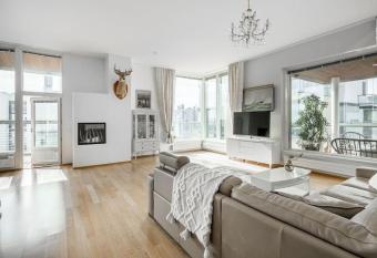 Spacious Home With four Terrace,Wonderful sea View has Balcony rooms