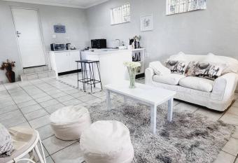 Herbie s Hideout: 1 Bed Cottage W/ View and Pool has Balcony rooms