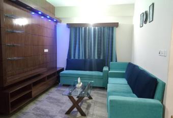 Cool Holiyday Stay has rooms with a private hot tub