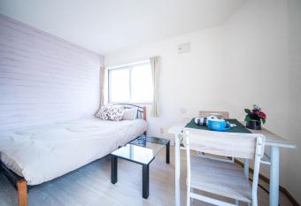 Sumiyoshi House Room A allows 18 year olds to book a room