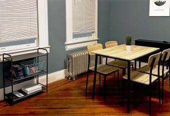 Spacious Cozy Apartment 12 min from (EWR) has Balcony rooms