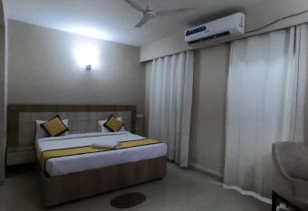 Keshav Homestay allows 18 year olds to book a room