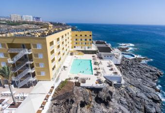 Atlantic Holiday Hotel has Balcony rooms
