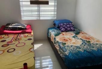 Homestay D iman has Balcony rooms