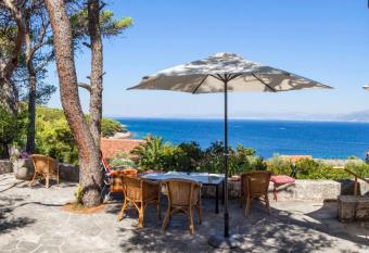 Apartment Tomi - 120m from the sea has Balcony rooms