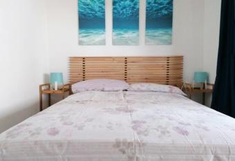 monolocale indipendente con giardino e parcheggio privato has Balcony rooms