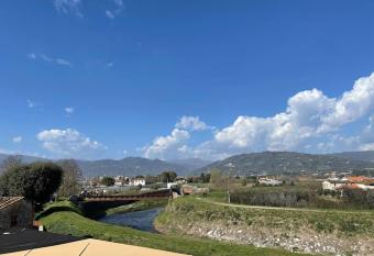 Charming apartment in Tuscany has Balcony rooms