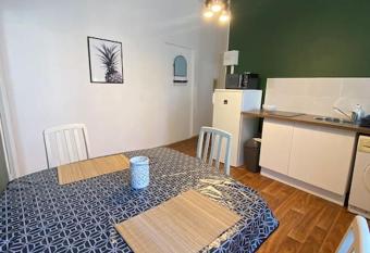 Sleep in Rodez Le Penavayre 2 Centre-Historique Vieux Rodez allows 18 year olds to book a room