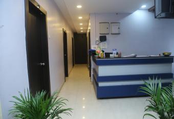 sk guest house allows 18 year olds to book a room