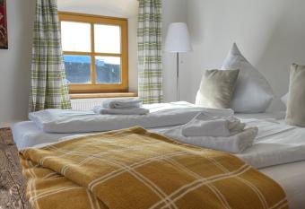 Seeberghof has Balcony rooms