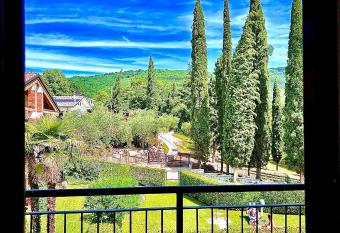 Welcome Traveller LOVELY APARTMENTS has Balcony rooms