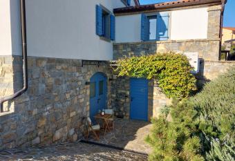 APARTMENT KORTINE has Balcony rooms