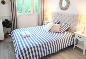 Bel appartement entre Disney Land et Paris has Balcony rooms