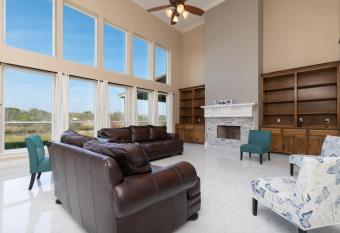 6BRLakeHome3K&5QBed,PoolTable,FP has Balcony rooms