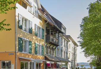 SEEMOMENTE   berlingen allows 18 year olds to book a room