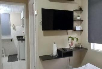 apto bem localizado todo mobiliado allows 18 year olds to book a room