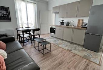 Cosy appartement entre Paris et Disneyland allows 18 year olds to book a room