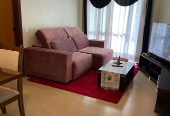 Apartamento com elevador central has Smoking/Balcony rooms