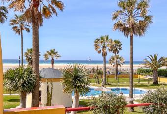 Tarifa Cozy House PALM BEACH allows 18 year olds to book a room