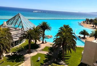 San Alfonso del Mar, Edificio El Faro, Algarrobo. allows 18 year olds to book a room