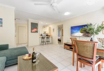 Tropical Villa 8     Tropical Reef has Balcony rooms