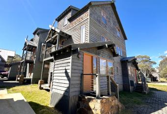 Cipressa allows 18 year olds to book a room