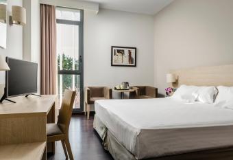 Hotel Exe Barcelona Gate allows 18 year olds to book a room