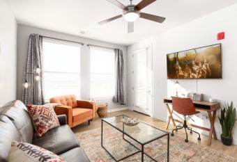 Ski - Work - Relax - Enjoy - Luxury Living has Balcony rooms