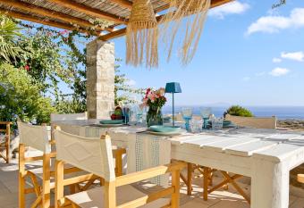 Scenic View Villa Mae with Shared Swimming Pool has Balcony rooms