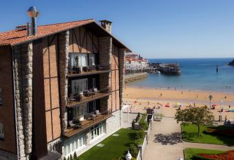 Hotel Silken Palacio Uribarren has Balcony rooms