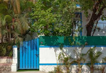 Cozy Nook- Artsy 3BHK with Private Pool- Lonavala By StayMonkey has Smoking rooms