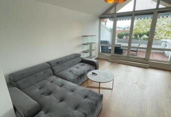 Air Apartments 9 allows 18 year olds to book a room