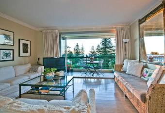 Spacious beach apartment, great sea views has Balcony rooms